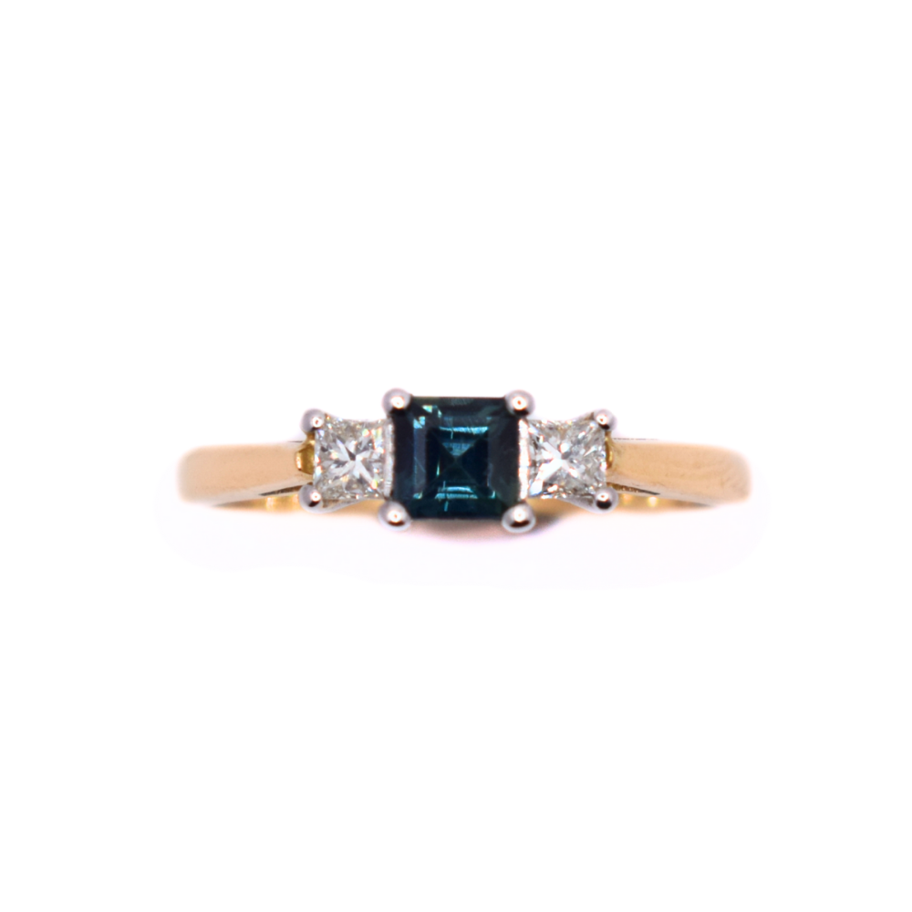 18ct Yellow Gold Princess Cut Sapphire And Diamond Ring