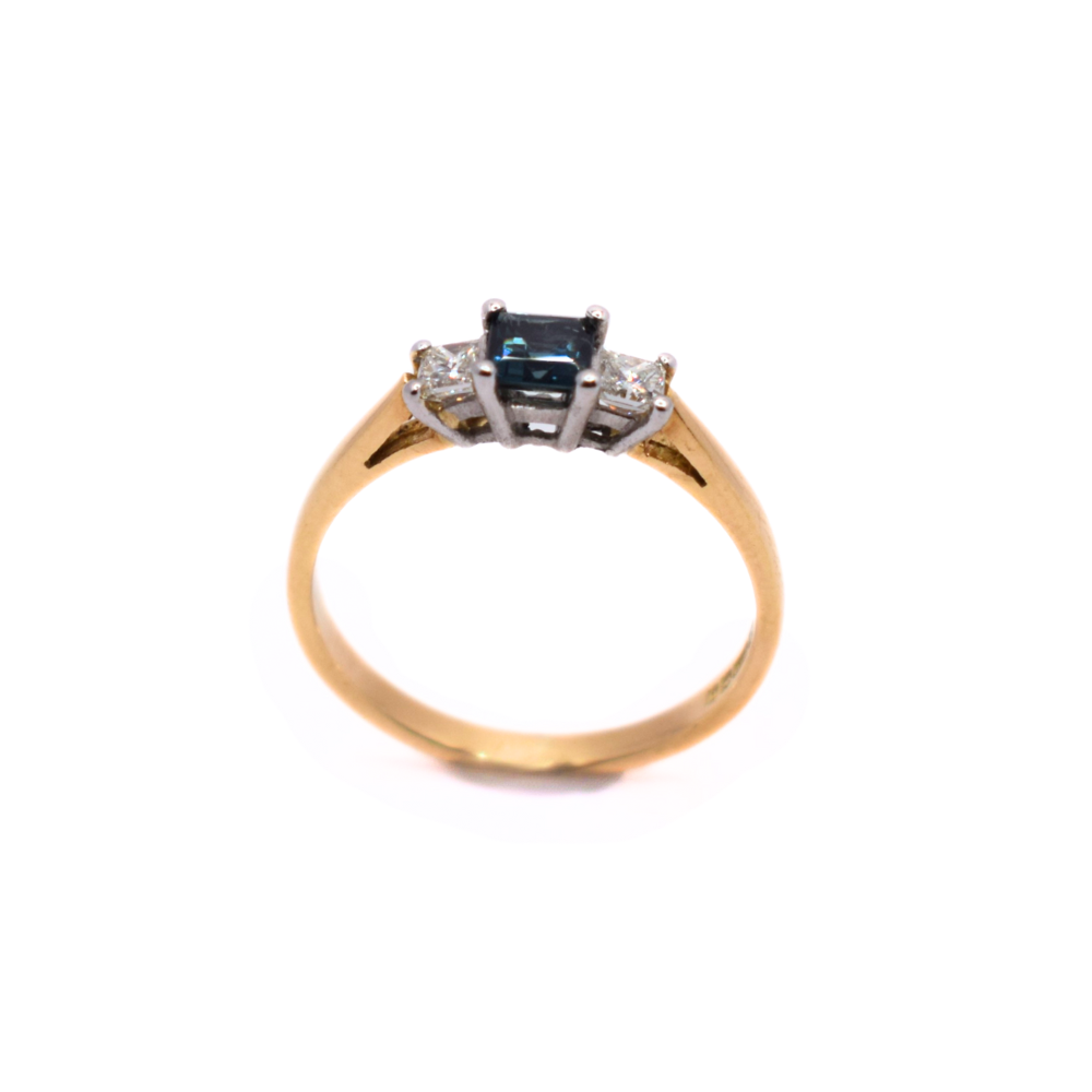 18ct Yellow Gold Princess Cut Sapphire And Diamond Ring